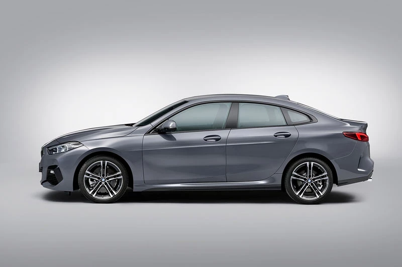 4. BMW 2 Series 2020 (giá khởi điểm của phiên bản AWD: 37.300 USD, điểm tổng thể: 8,7/10).