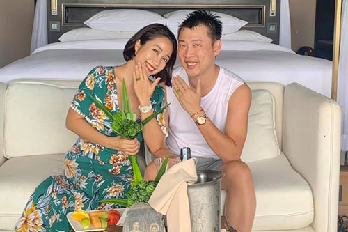 Vợ chồng Ốc Thanh Vân kỷ niệm 12 năm cưới