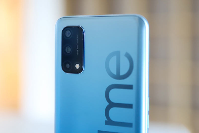 Ảnh chi tiết Realme Q2 5G: RAM 6 GB, pin ‘khủng’, sạc 30W, giá rẻ bất ngờ