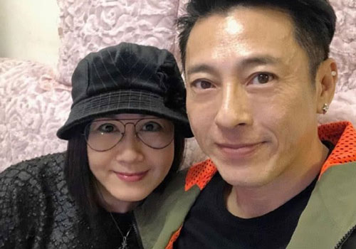 Vợ chồng tài tử TVB ăn chay, không sinh con sau 25 năm bên nhau