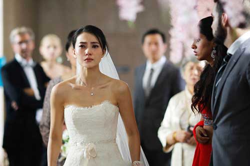 Chú rể bỗng từ chối trao nhẫn rồi bỏ đi, tôi níu tay thì anh phũ phàng hất ra, tiết lộ thêm về căn chung cư khiến tôi sửng sốt