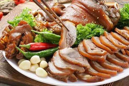 Chân giò nấu theo kiểu Hàn Quốc, càng ăn càng mê