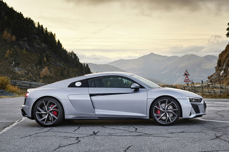 Top 10 xe thể thao dẫn động 4 bánh tốt nhất năm 2020: Mercedes-Benz vắng bóng