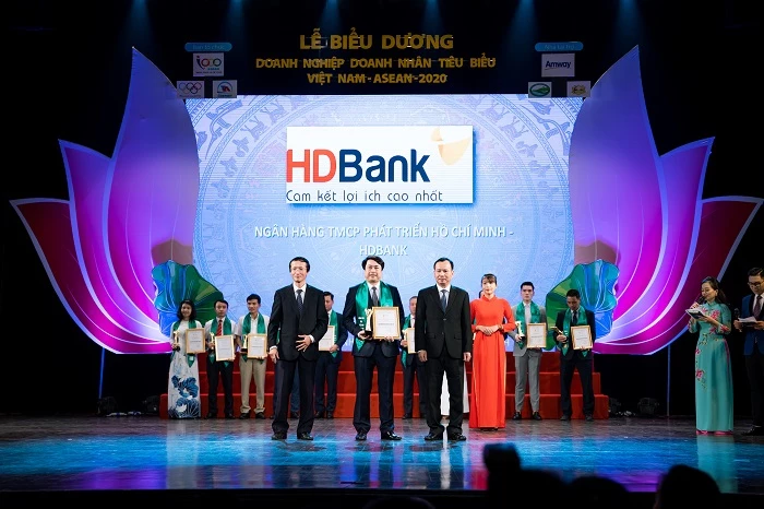 HDBank được vinh danh là một trong những Doanh nghiệp tiêu biểu Việt Nam – ASEAN 2020.