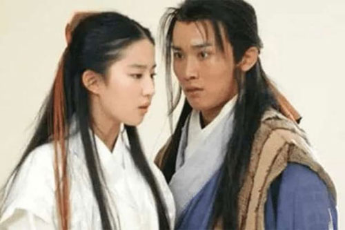 Anh ấy từng gọt mặt cho vai 'Dương Quá' nhưng lại bị Lưu Diệc Phi từ chối đóng cùng vì xấu, giờ nổi tiếng đến mức không cản nổi!