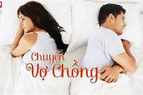 Sáng nào cũng thấy bó hoa hồng cài trước cổng, mọi người nghi là người yêu của em chồng và khi xem camera thì cả nhà đều sốc