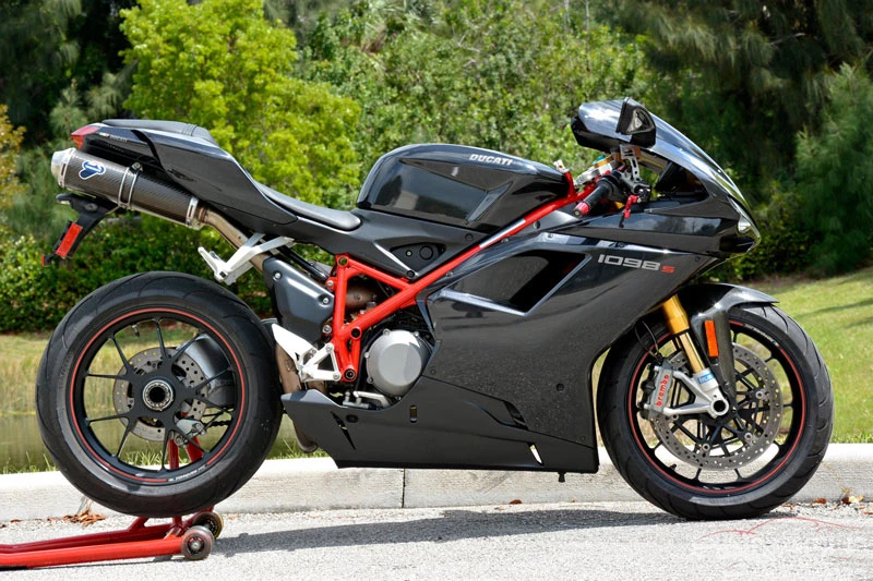 10. Ducati 1098S (vận tốc tối đa: 272 km/h).