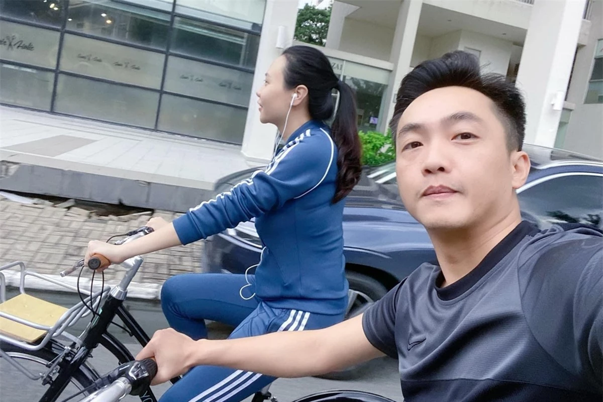 Cuộc sống bỉm sữa của vợ chồng Đàm Thu Trang - 18