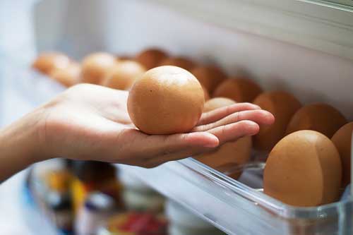Lý do bạn tuyệt đối không nên để trứng ở cánh cửa tủ lạnh