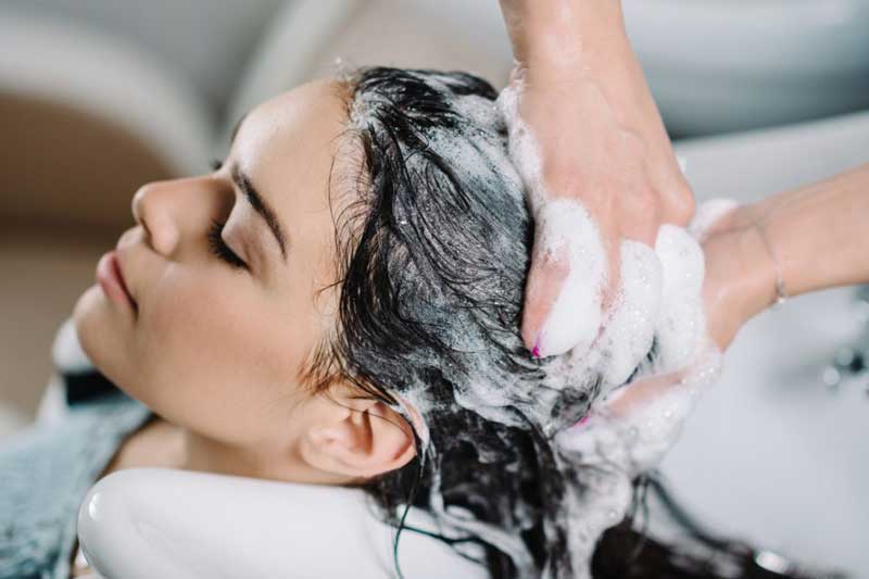 Chuyên gia chỉ ra 5 khung giờ 'độc' cấm gội đầu kẻo mất mạng 'như chơi'