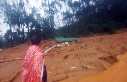 Sạt lở Thuỷ điện Rào Trăng 3: Đã tiếp cận nơi 13 cán bộ cứu hộ gặp nạn, xuyên đêm tìm người