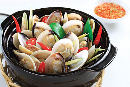 Giải ngán với nghêu hấp thái chua cay cực dễ làm