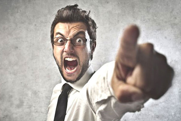 Nhân viên ngân hàng hỏi khách 'có tiền lẻ không' và cái kết bất ngờ