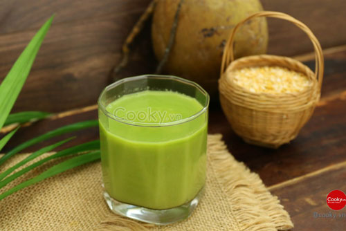 'Ấm bụng' ngày mưa với sữa đậu xanh lá dứa bổ dưỡng