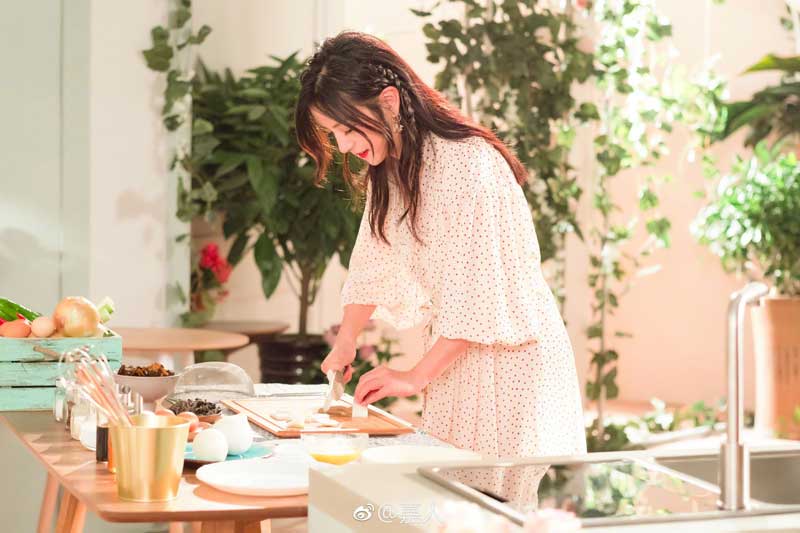 Những mỹ nhân Hoa Ngữ ‘cứu vớt’ hình ảnh khi tham gia show truyền hình