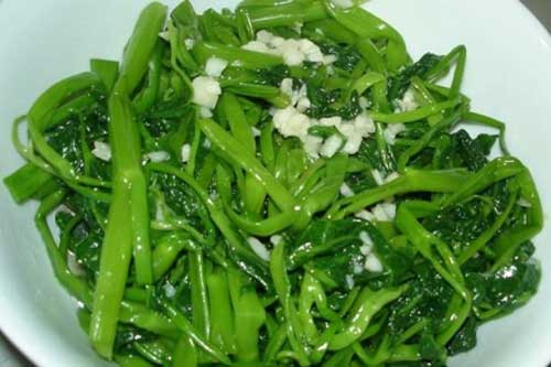 Những người sau tuyệt đối không nên ăn rau muống