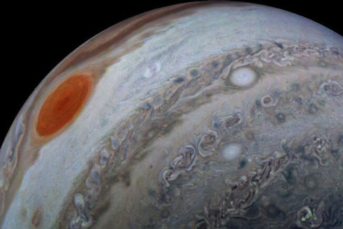 Khoảnh khắc hiếm có đầy mê hoặc về mây trên sao Mộc