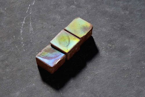 Thú vị viên socola lấp lánh màu cầu vồng, ăn được có một không hai trên thế giới