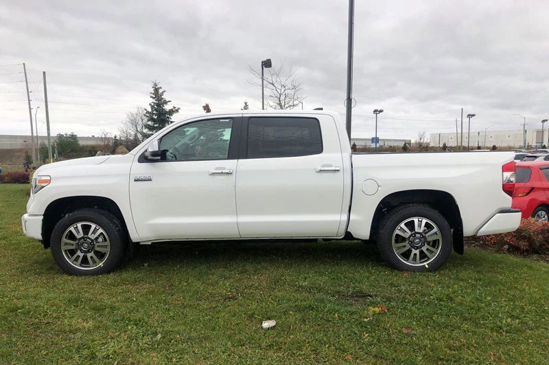 6. Toyota Tundra Platinum 2020 (giá khởi điểm: 48.625 USD).