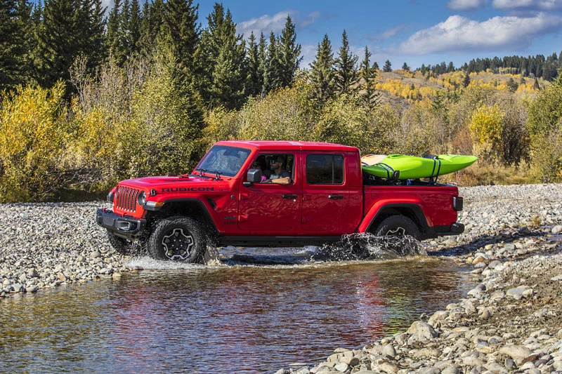 8. Jeep Gladiator Rubicon 2020 (giá khởi điểm: 43.545 USD).