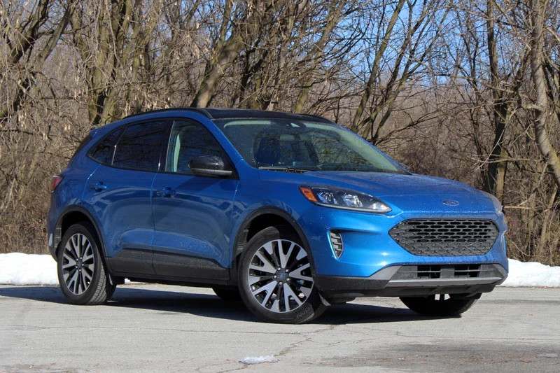 =8. Ford Escape 2020 (điểm tin cậy: 3,5/5).