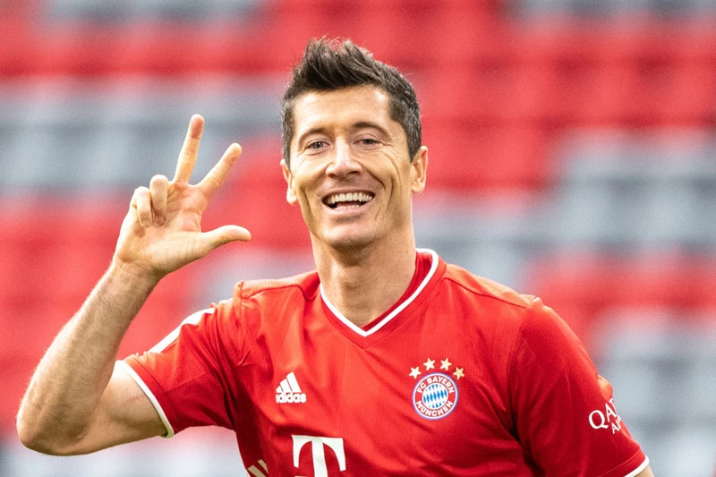 1. Robert Lewandowski (Bayern Munich).