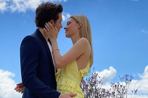 Vợ chồng Beckham thuê dinh thự 10 tỷ làm đám cưới cho con trai