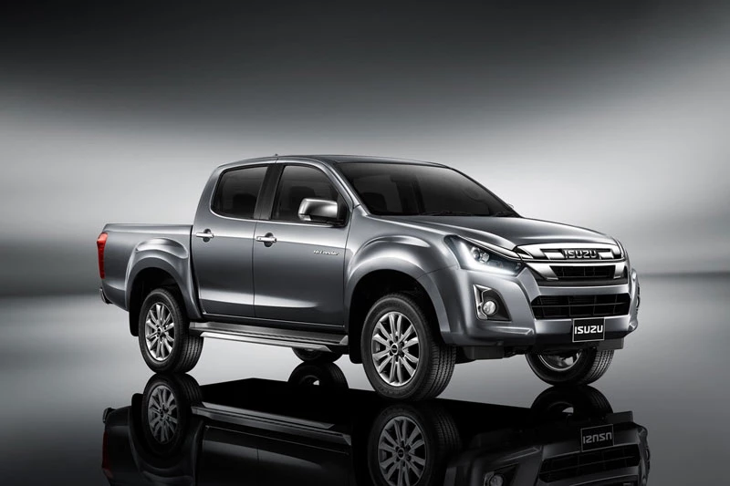 3. Isuzu D-Max (doanh số: 5 chiếc).