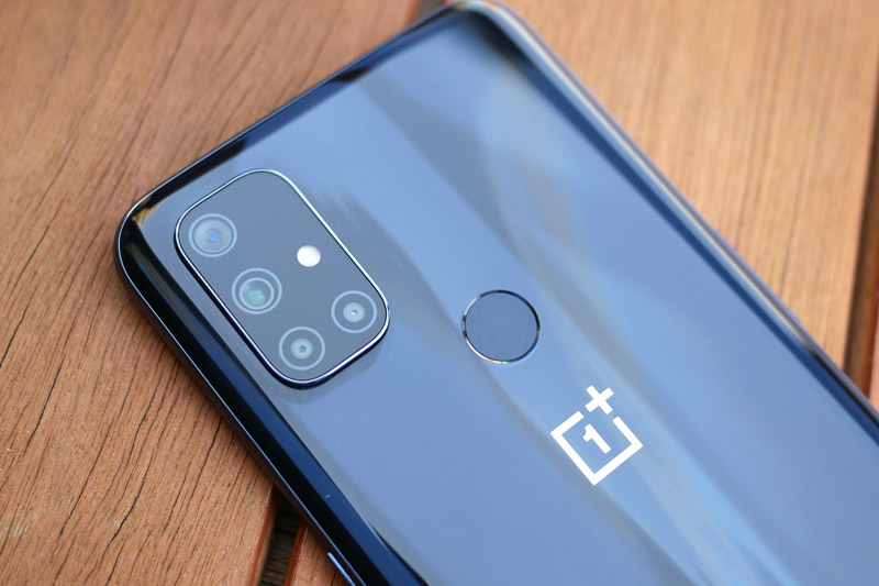 Cận cảnh smartphone chip S690, sạc 30W, giá hấp dẫn