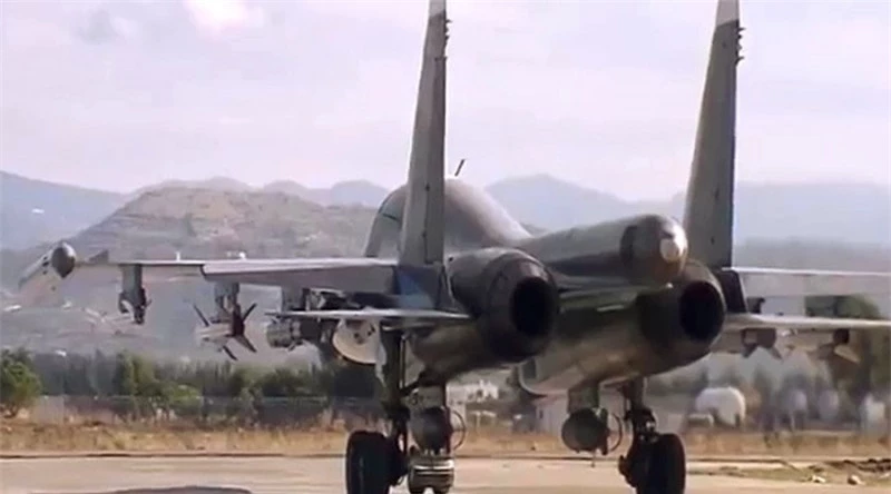 Bao My bat ngo ca ngoi Su-34 Nga: Tan cong mat dat hoan hao-Hinh-6