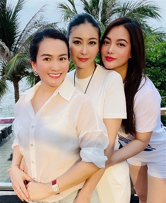 Hà Kiều Anh, Anh Thơ mừng sinh nhật Trương Ngọc Ánh - 10