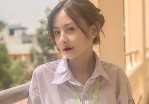 Những “nữ thần đồng phục” 10X xinh đẹp như hoa