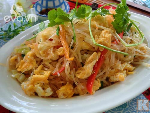 Bữa sáng ngon miệng với món hủ tiếu xào trứng