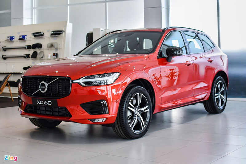 Cận cảnh Volvo XC60 R-Design 2020 giá 2,19 tỷ đồng tại Việt Nam