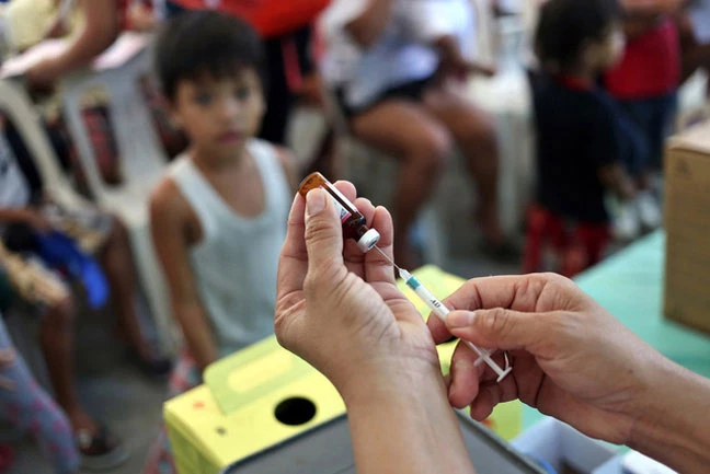Tiêm vaccine MMR bị gián đoạn tại một số quốc gia do dịch COVID-19. Ảnh: mprnews.org