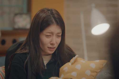 Tình cờ gặp cô bạn học chung hồi cấp 2, tôi "chết điếng" khi phát hiện ra quá khứ của chồng và đứa con mà tự tay tôi chăm bẵm bấy lâu nay