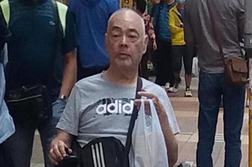 Ca sĩ Hong Kong cô quạnh, bệnh tật tuổi 67