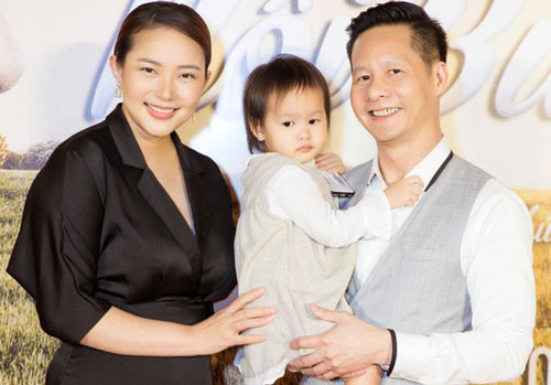 Phan Như Thảo khoe được chồng đại gia "nuôi một cách chu đáo", bất chấp những lời chê bai "vừa béo vừa già" từ cư dân mạng