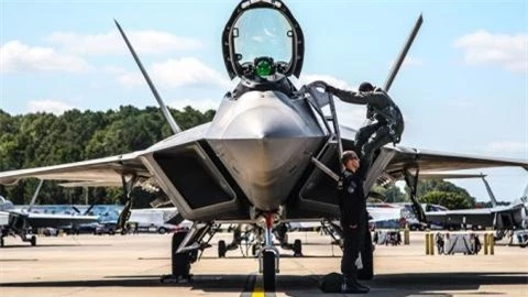 Bo Quoc phong Israel: Khong co chuyen mua F-22