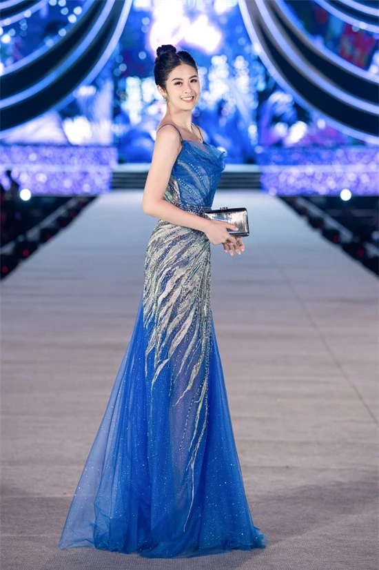 Hoa hậu Việt Nam 2010 Ngọc Hân dành thời gian đến Vũng Tàu theo dõi các hoạt động vòng chung kết cuộc thi.