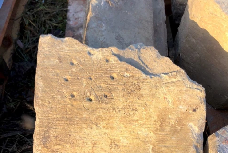 Phát hiện dấu vết phù thuỷ trong tàn tích nhà thờ cổ ở Anh