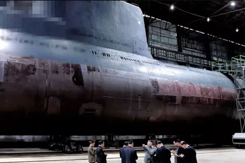 Triều Tiên bí mật chế tạo hai tàu ngầm có khả năng bắn tên lửa đạn đạo