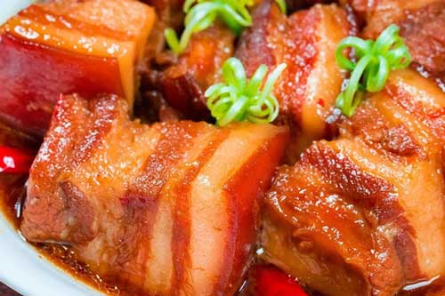 Mách chị em cách làm món thịt kho tàu ngon nức lòng, không cần chưng nước hàng mà thịt vẫn ra màu chuẩn!