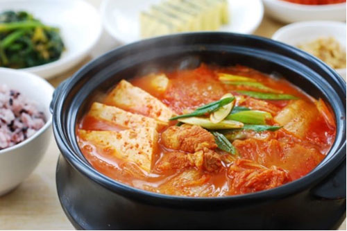 Bí quyết nấu canh kim chi thịt bò chuẩn vị truyền thống Hàn Quốc
