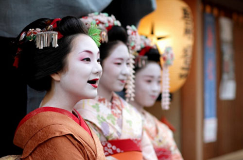 Nhuộm răng đen Ohaguro: Phong tục xưa của phụ nữ Nhật Bản