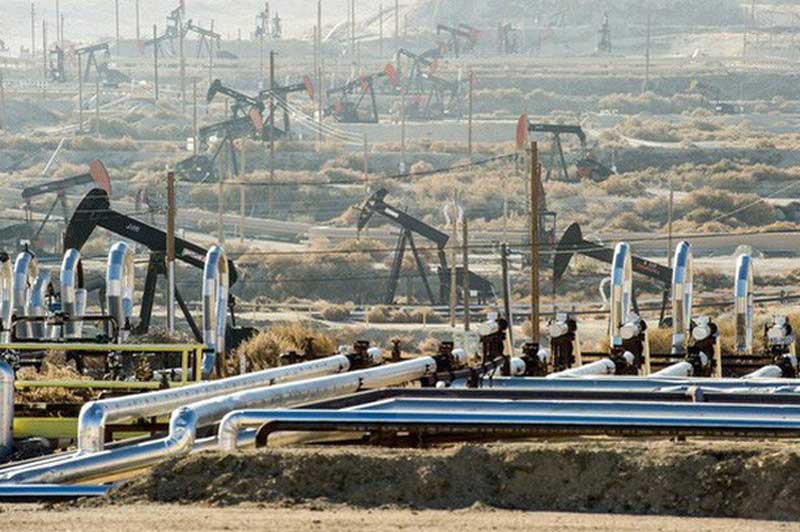 Giá xăng, dầu (14/11): Tiếp tục "lao dốc"