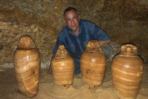 Mộ cổ 2.500 tuổi dưới giếng: Cả một gia đình nằm giữa kho báu