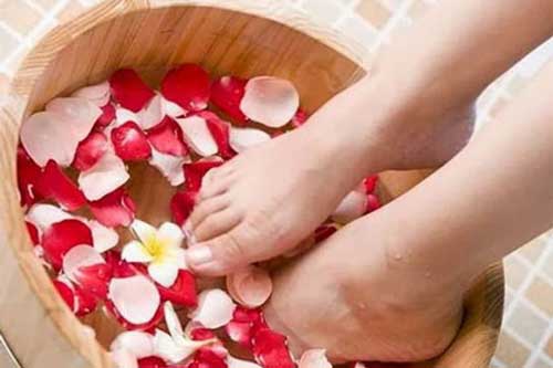 Tuyệt chiêu giúp nuôi dưỡng da chân đẹp mịn màng