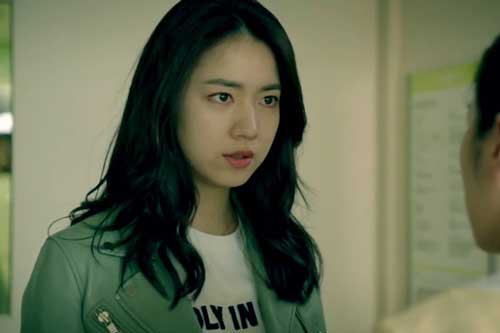 Ph&#xE1;t hi&#x1EC7;n ch&#x1ED3;ng mua nh&#xE0; cho nh&#xE2;n t&#xEC;nh, v&#x1EE3; th&#x1EDD; &#x1A1; t&#x1EDB;i l&#x1EA1; l&#xF9;ng, 1 tu&#x1EA7;n sau d&#x1EAB;n theo nh&#xE2;n v&#x1EAD;t &#x111;&#x1EB7;c bi&#x1EC7;t t&#x1EDB;i nh&#xE0; &quot;tuesday&quot; khi&#x1EBF;n c&#x1EB7;p &#x111;&#xF4;i kia t&#xE1;i m&#x1EB7;t