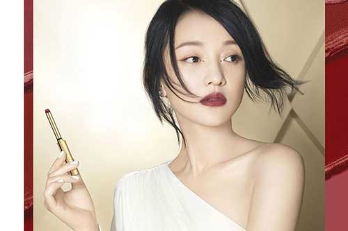 Vẻ đẹp U50 mong manh thanh tú của Châu Tấn